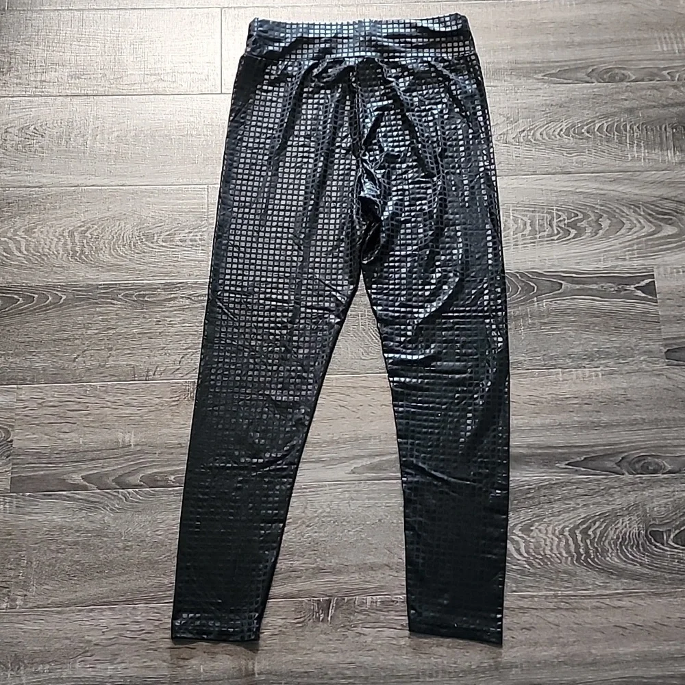 🦇 SHEIN Black Patterned Leggings 🦇
